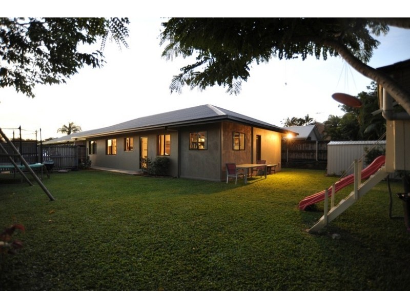 18 b Gardenia Street, Proserpine QLD 4800