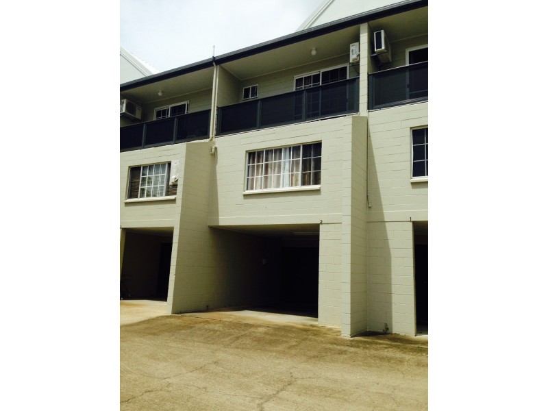 Unit 2 Whitsunday Paradise Apt 3 Eshelby Drive, Cannonvale QLD 4802