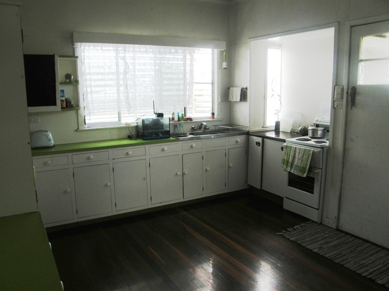 16 Philip Street, Proserpine QLD 4800