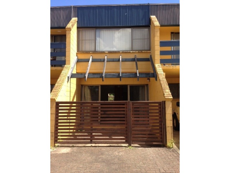 Unit 3 5 Marathon Street, Proserpine QLD 4800