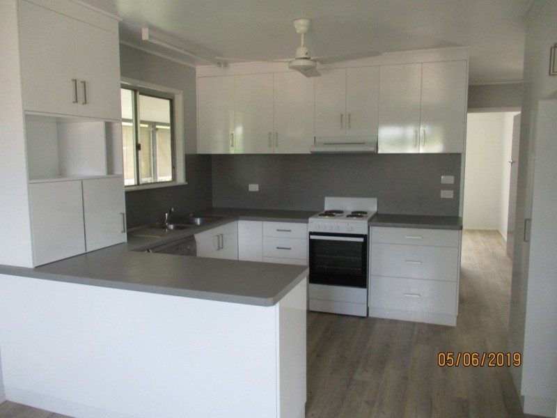 14 Peters Avenue, Midge Point QLD 4799