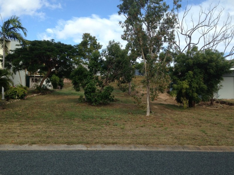 37 Gloucester Avenue, Hideaway Bay QLD 4800