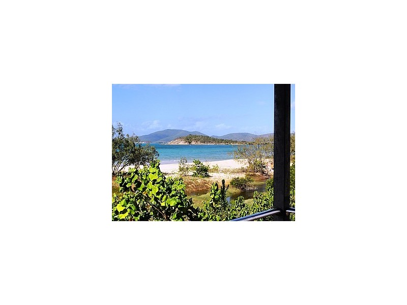 84 Gloucester Avenue, Hideaway Bay QLD 4800