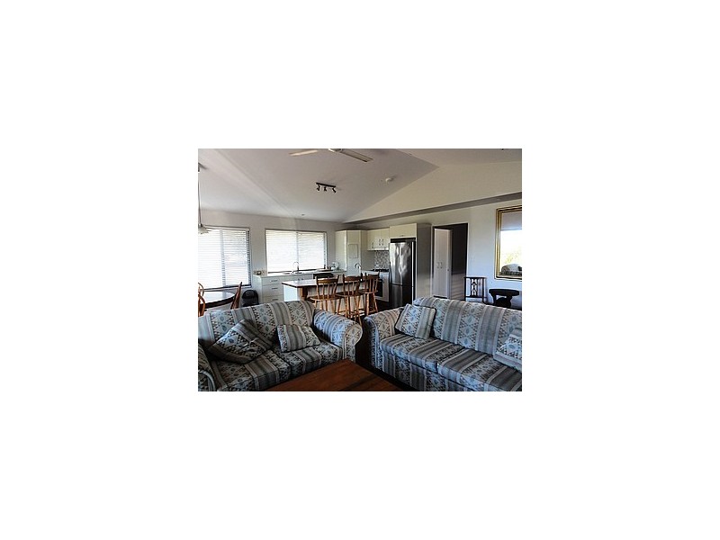 84 Gloucester Avenue, Hideaway Bay QLD 4800