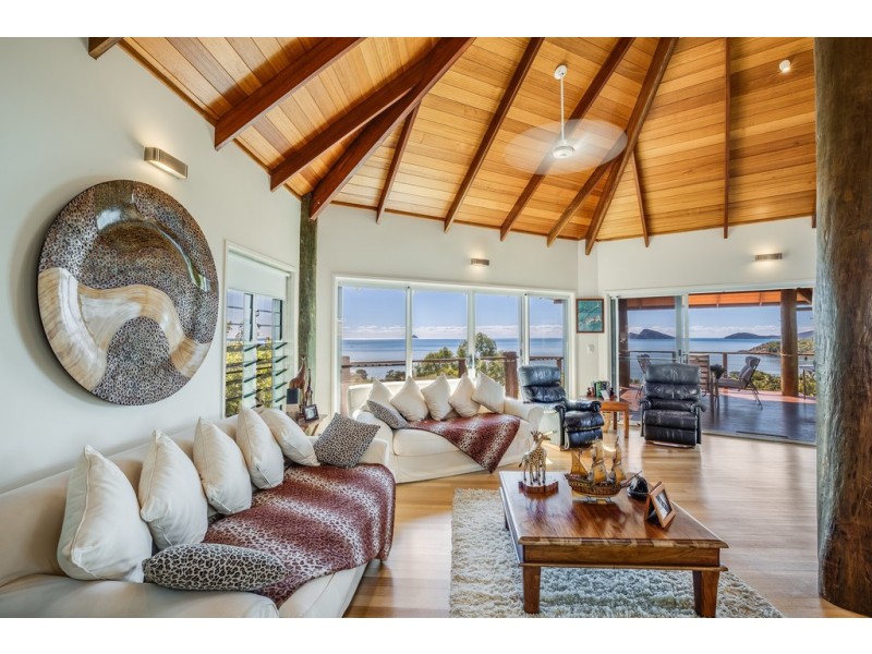 3 Blackcurrent Drive, Hideaway Bay QLD 4800