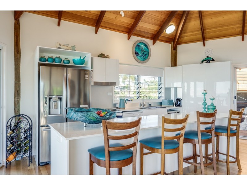 3 Blackcurrent Drive, Hideaway Bay QLD 4800