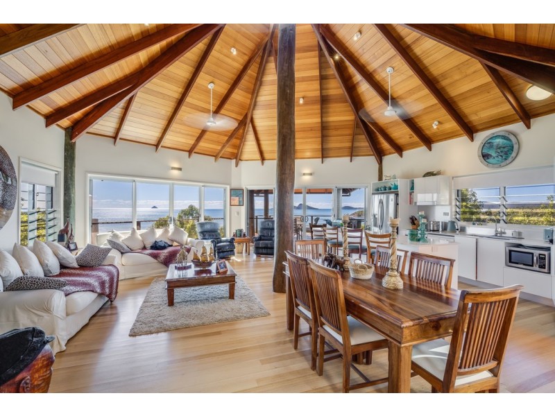 3 Blackcurrent Drive, Hideaway Bay QLD 4800