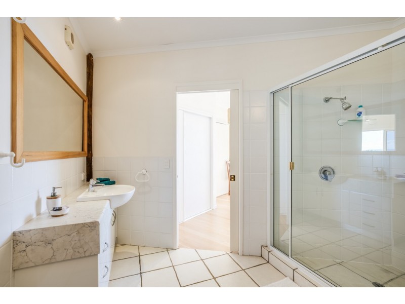 3 Blackcurrent Drive, Hideaway Bay QLD 4800