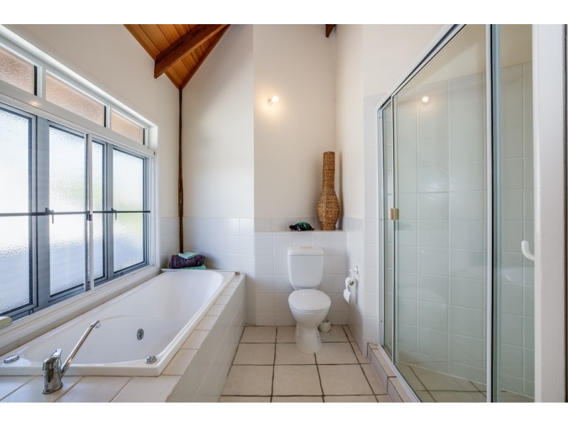 3 Blackcurrent Drive, Hideaway Bay QLD 4800