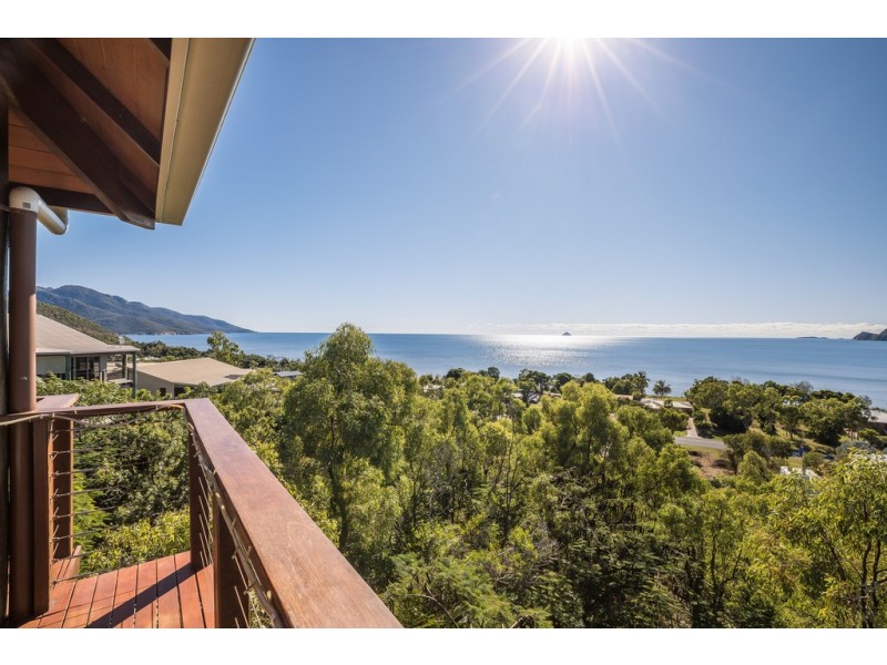 3 Blackcurrent Drive, Hideaway Bay QLD 4800