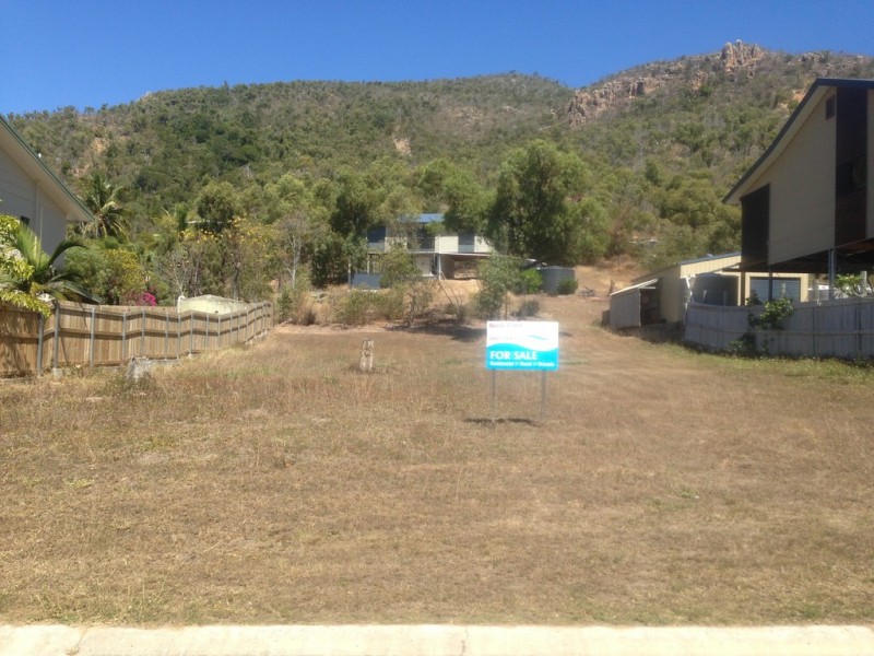 107 Gloucester Avenue, Hideaway Bay QLD 4800