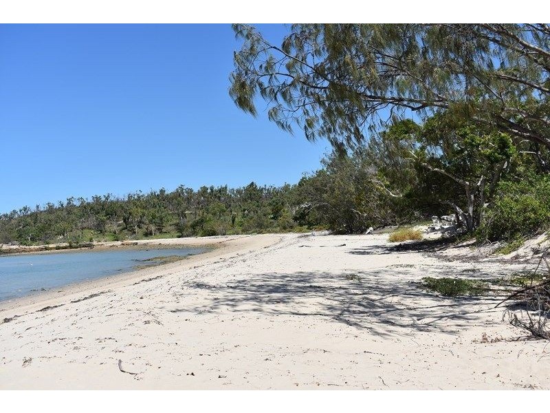 107 Gloucester Avenue, Hideaway Bay QLD 4800