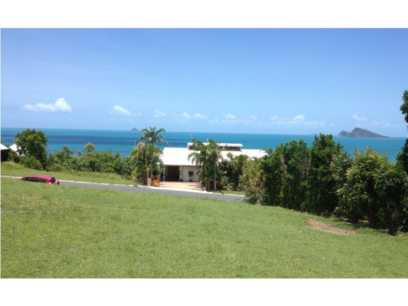 8 Blackcurrent Drive, Hideaway Bay QLD 4800