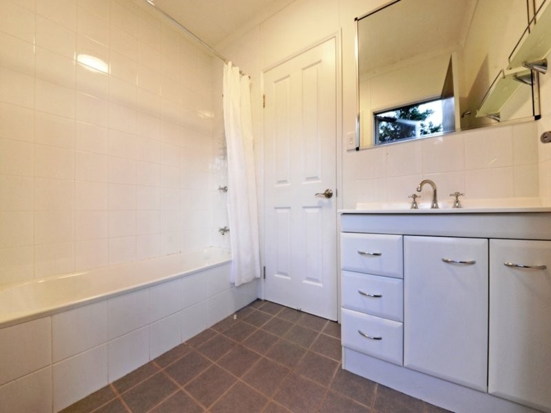 40 Domenica Drive, Sugarloaf QLD 4800