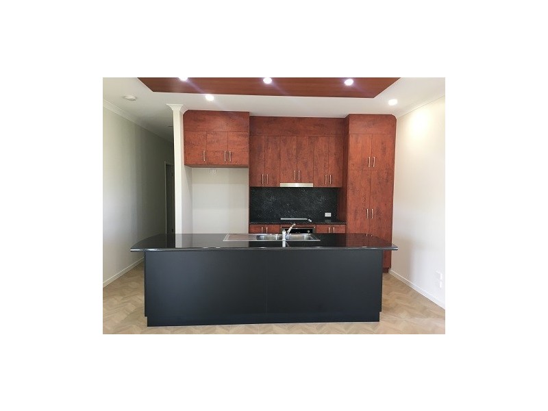 11 Trader Crescent, Cannonvale QLD 4802