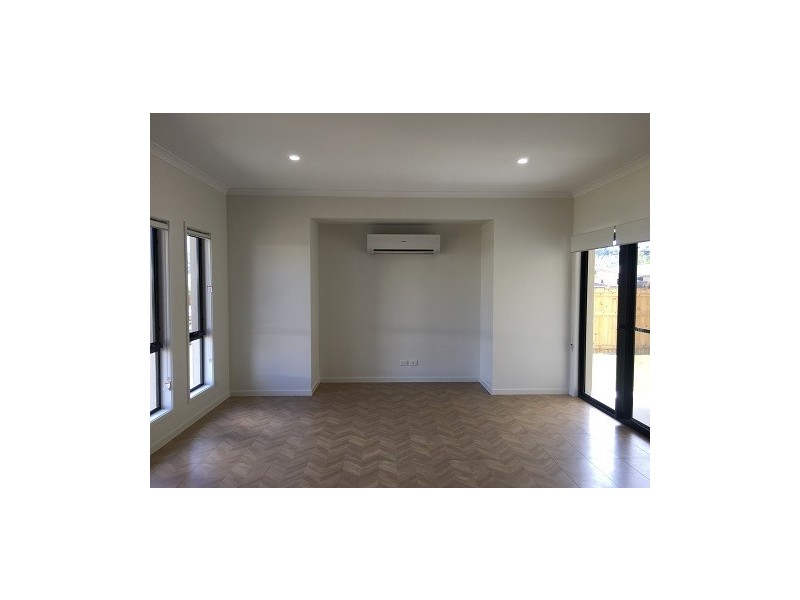 11 Trader Crescent, Cannonvale QLD 4802