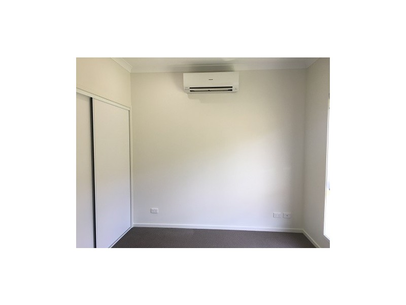 11 Trader Crescent, Cannonvale QLD 4802