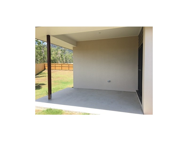 11 Trader Crescent, Cannonvale QLD 4802