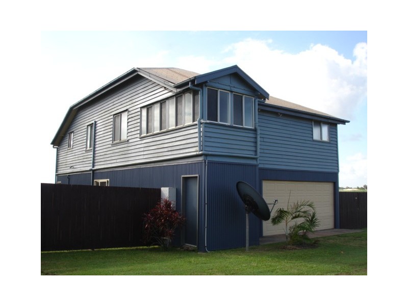 110 Hinschen St, Proserpine QLD 4800