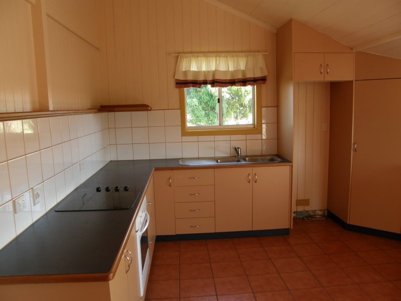 110 Hinschen St, Proserpine QLD 4800