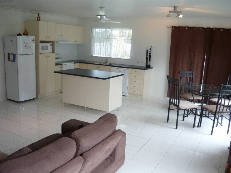 42 South Molle Bvd, Cannonvale QLD 4802