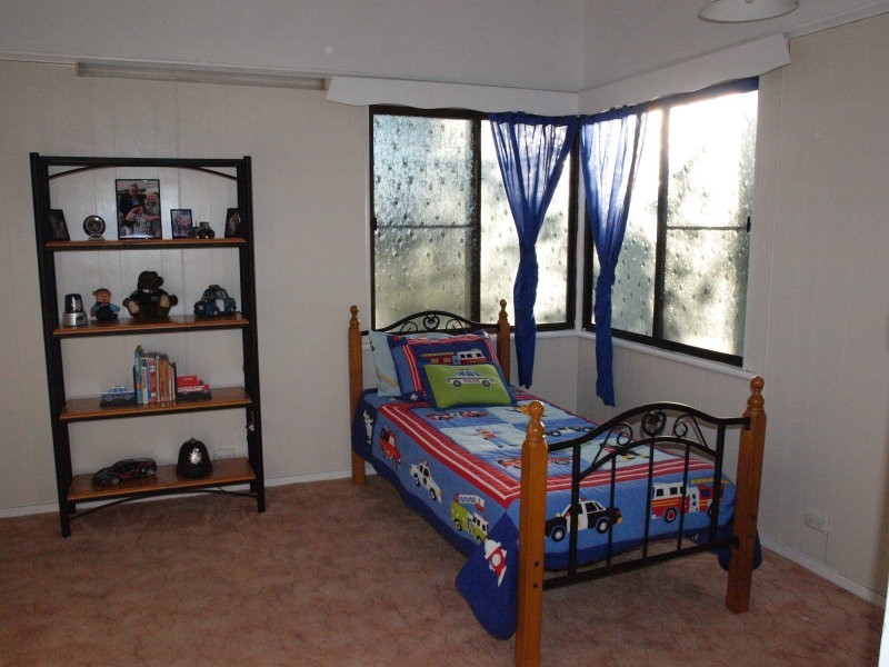 24 Robert Street, Proserpine QLD 4800