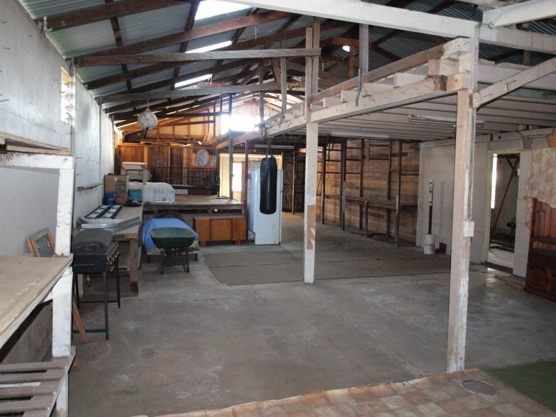 24 Robert Street, Proserpine QLD 4800