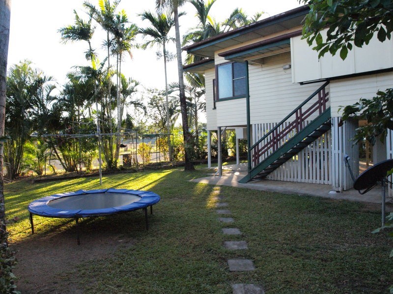 24 Robert Street, Proserpine QLD 4800