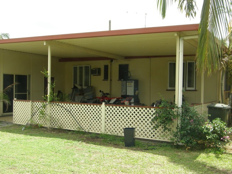 7 Pepper St, Proserpine QLD 4800