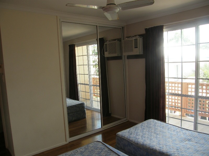 Unit 1/11 Island Dr, Cannonvale QLD 4802
