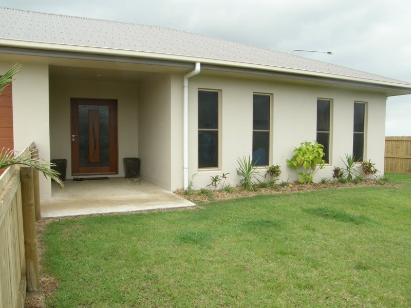 2 Damson Cres, Whitsunday Gardens, Proserpine QLD 4800