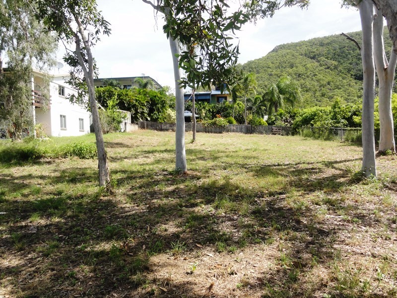 83 Gloucester Avenue, Hideaway Bay QLD 4800