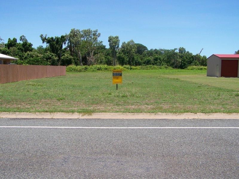 39 Bundesen Avenue, Midge Point QLD 4799