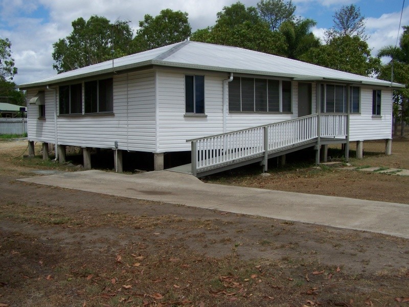 96 Faust, Proserpine QLD 4800
