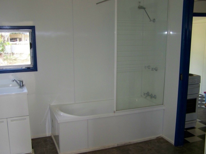 96 Faust, Proserpine QLD 4800