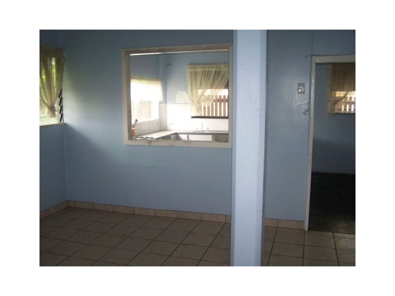 33 Chapman St, Proserpine QLD 4800