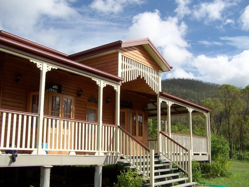 11 Lawson Street, Midge Point QLD 4799