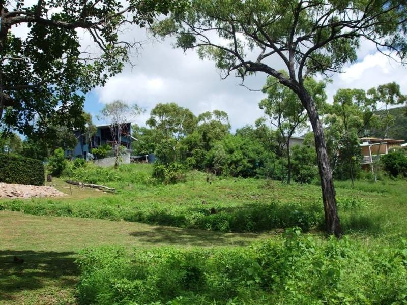 37 Gloucester Avenue, Hideaway Bay QLD 4800