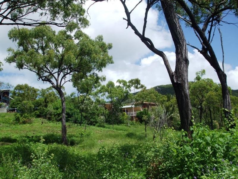 37 Gloucester Avenue, Hideaway Bay QLD 4800