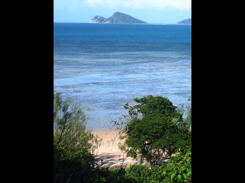 37 Gloucester Avenue, Hideaway Bay QLD 4800