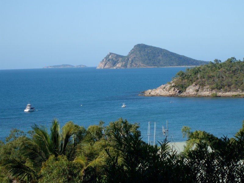 26 Blackcurrent Drive, Hideaway Bay QLD 4800