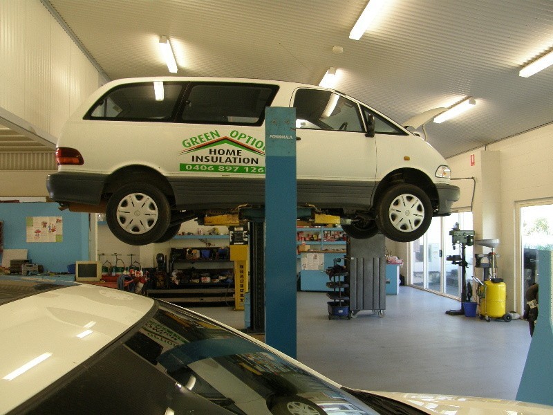 9 Commerce Cl, Cannonvale QLD 4802