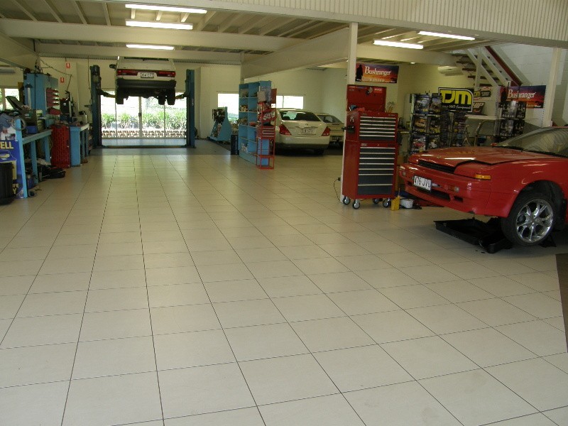 9 Commerce Cl, Cannonvale QLD 4802