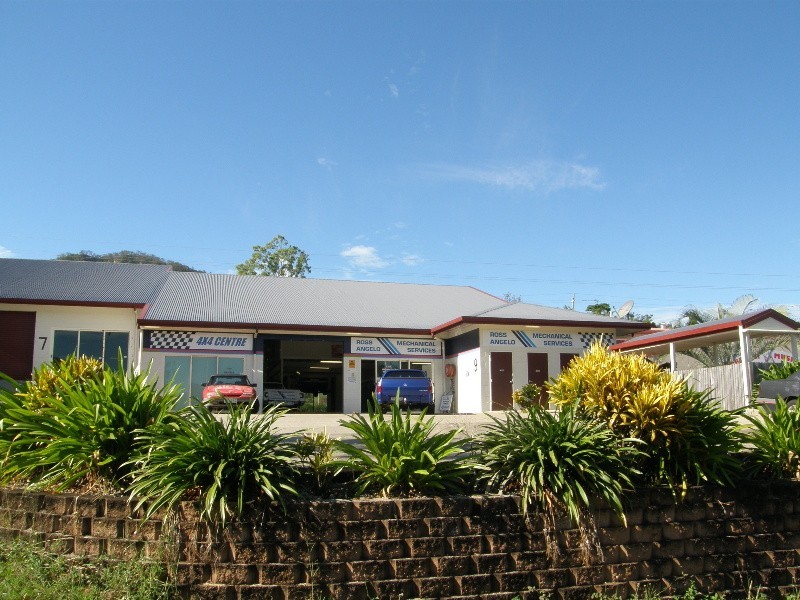 9 Commerce Cl, Cannonvale QLD 4802