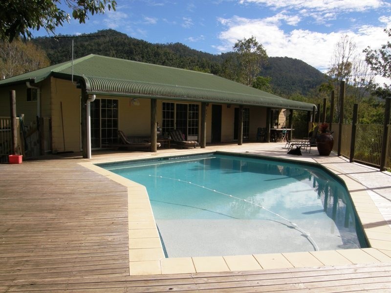 317 Sugarloaf Road, Sugarloaf QLD 4380