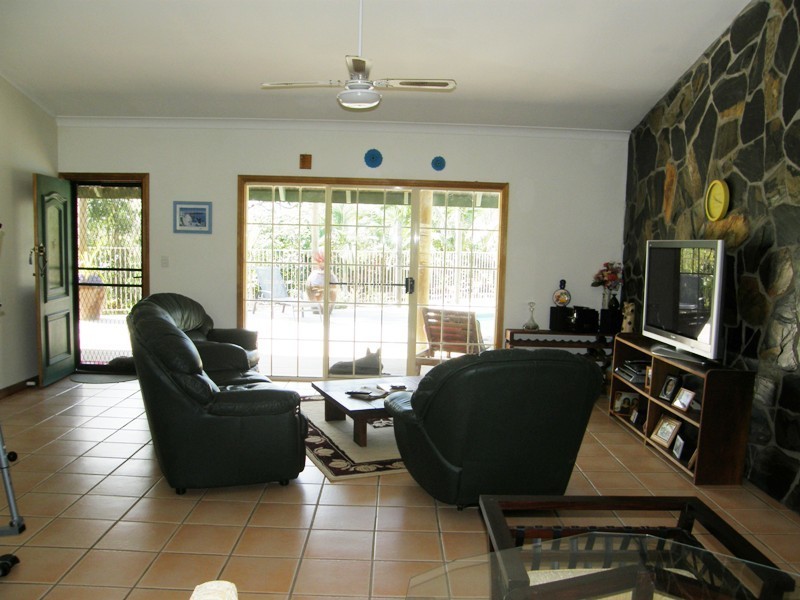 317 Sugarloaf Road, Sugarloaf QLD 4800