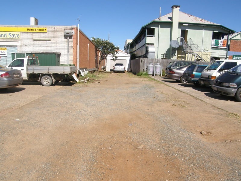 33 Main St, Proserpine QLD 4800