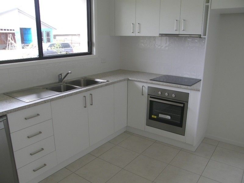 2 / 3 Damson Cres, Whitsunday Gardens, Proserpine QLD 4800