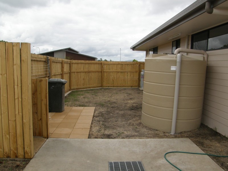 2 / 3 Damson Cres, Whitsunday Gardens, Proserpine QLD 4800