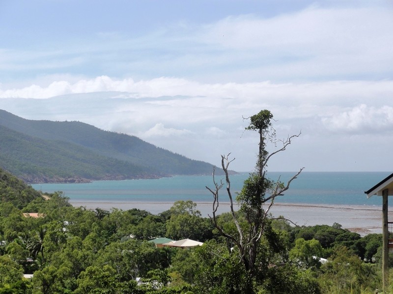 31 Roseric Crescent, Hideaway Bay QLD 4800